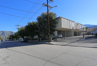 7766 Wyngate St in Tujunga, CA - Building Photo - Building Photo