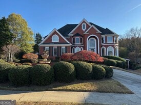 235 Summerhouse Ln in Atlanta, GA - Building Photo