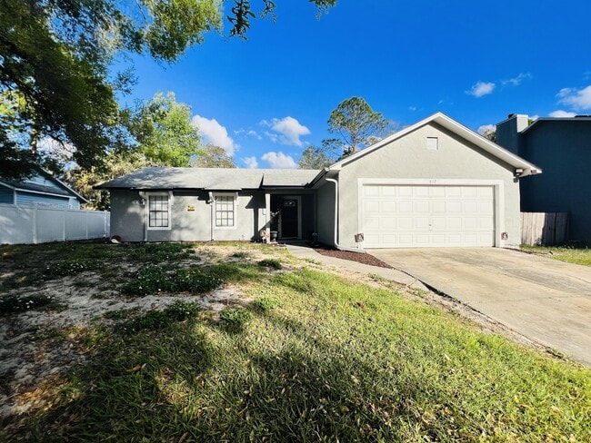 property at 612 Sherwood Oaks Cir