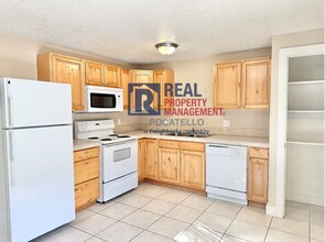 230 W Chubbuck Rd in Pocatello, ID - Building Photo - Building Photo