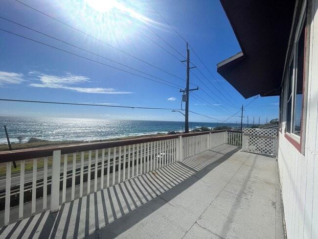 87-1320-1320 Farrington Hwy in Waianae, HI - Building Photo - Building Photo