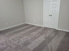 5611 Madden Ln in Houston, TX - Building Photo