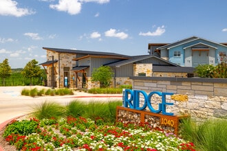 The Ridge at Headwaters in Dripping Springs, TX - Foto de edificio - Building Photo