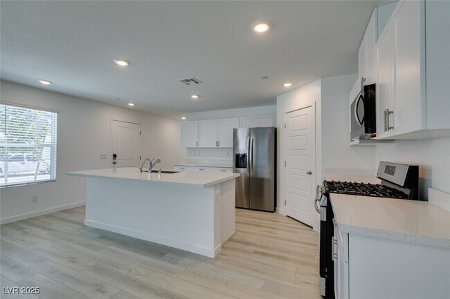 6229 Mangler St in North Las Vegas, NV - Building Photo - Building Photo