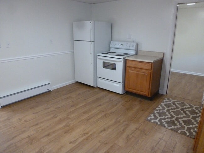 38 Erie St, Unit D in Cohoes, NY - Building Photo - Building Photo