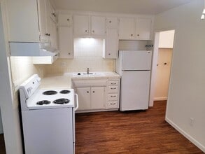 911 Minnewawa Ave in Clovis, CA - Building Photo - Building Photo