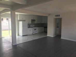 18 Idaho Way in Henderson, NV - Building Photo - Building Photo