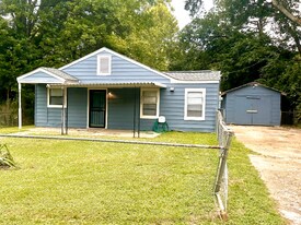 3925 Camilla Dr in Jackson, MS - Building Photo