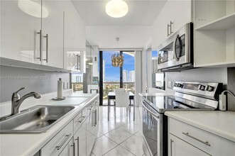 3610 Yacht Club Dr in Aventura, FL - Foto de edificio - Building Photo