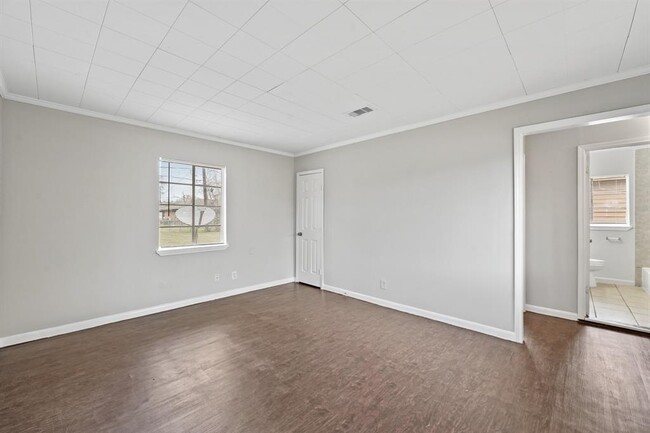 9133 Woodlyn Rd in Houston, TX - Building Photo - Building Photo