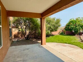 15 Los Miradores Dr NE in Rio Rancho, NM - Building Photo - Building Photo