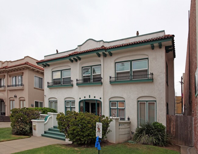 4th in San Diego, CA - Foto de edificio - Building Photo