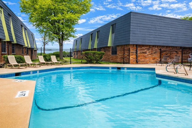 23 East Apartments in Tulsa, OK - Building Photo - Building Photo