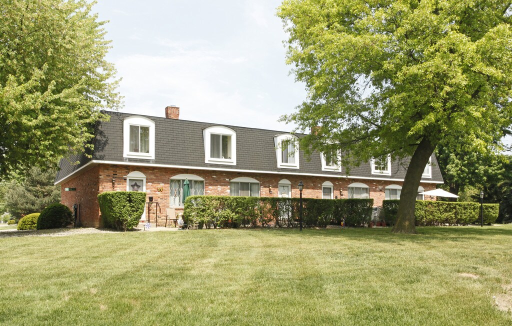 Continental Plaza Apartments in Taylor, MI