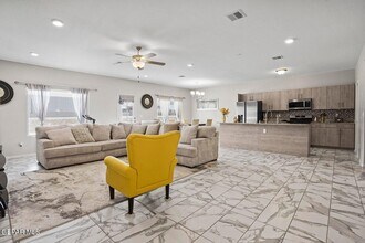 14816 William Meshel Dr in El Paso, TX - Building Photo - Building Photo