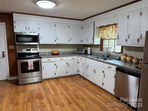 632 Main St, Unit 1 in Hudson, NC - Building Photo - Building Photo