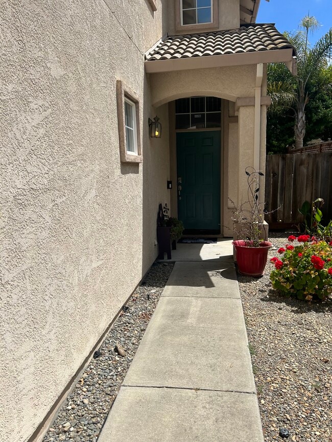 9336 Lariat Dr in Gilroy, CA - Foto de edificio - Building Photo