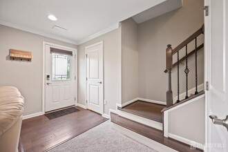 102 Bayside Ct in South Amboy, NJ - Building Photo - Building Photo