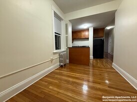 1788 Beacon St in Brookline, MA - Building Photo