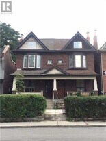 856 Carlaw Ave in Toronto, ON - Building Photo