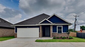 6933 Labelle Dr in Warr Acres, OK - Building Photo