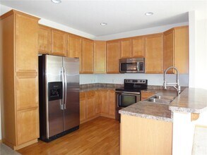 11846 Emery Village Dr N in Champlin, MN - Building Photo - Building Photo