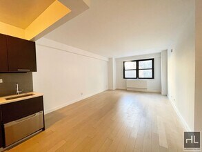 East 39th Street in New York, NY - Building Photo - Building Photo