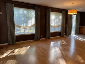5611 Wildspring Dr in Lake In The Hills, IL - Building Photo - Building Photo
