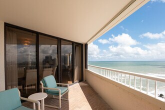 5080 N Ocean Dr in Riviera Beach, FL - Building Photo - Building Photo