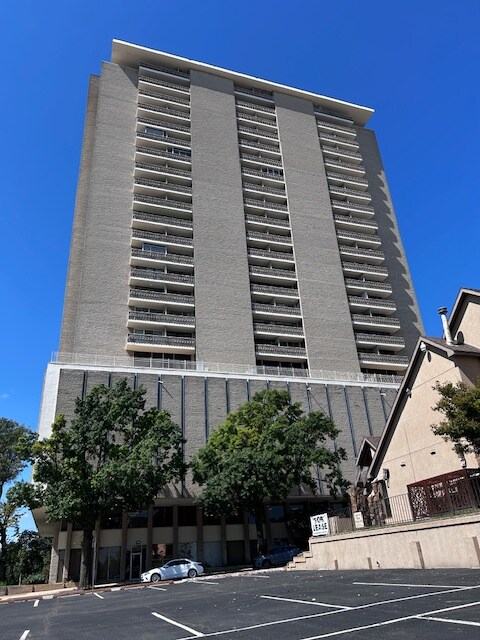 1502 S Boulder Ave in Tulsa, OK - Building Photo