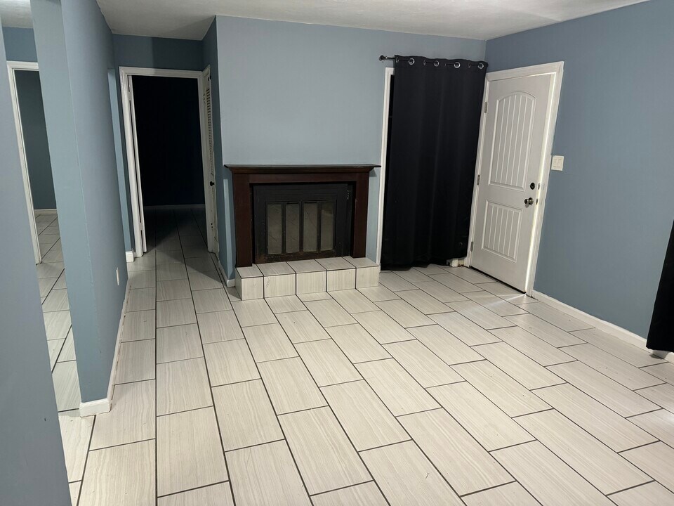 1924 Nekoma Ct, Unit 1926 in Tallahassee, FL - Foto de edificio