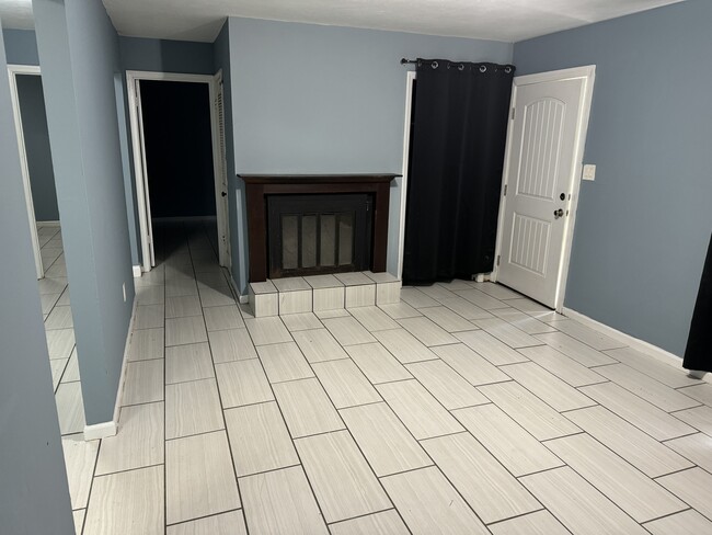 property at 1924 Nekoma Ct