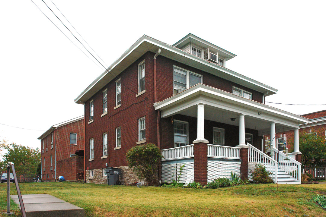 St Agnes House in Lexington, KY - Foto de edificio