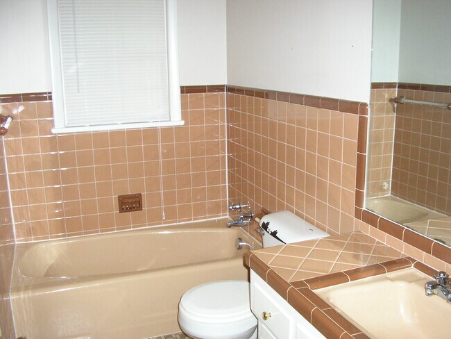 1415 Woodhurst St in Bowling Green, KY - Building Photo - Building Photo