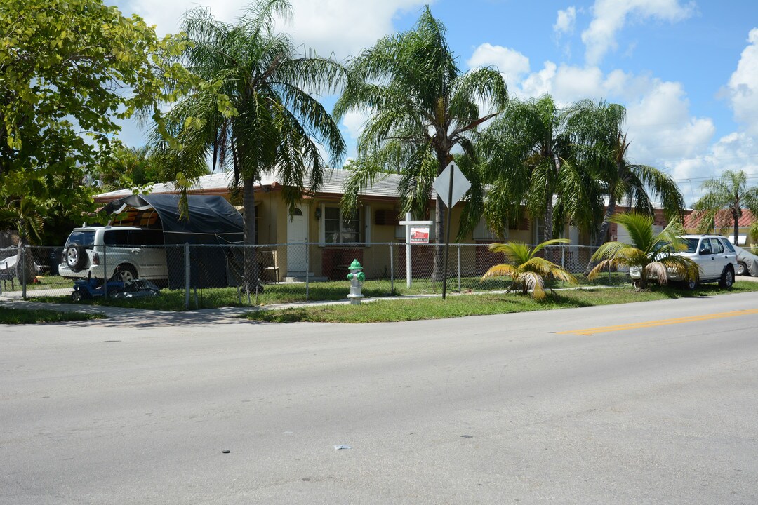 1522 24th Ave in Hollywood, FL - Building Photo