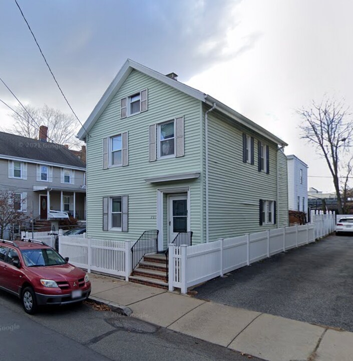 205 Elm St in Cambridge, MA - Foto de edificio