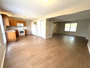 7031 Osprey Ridge Dr in Louisville, KY - Building Photo - Building Photo