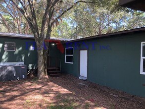 20250 E Colonial Dr in Christmas, FL - Building Photo - Building Photo