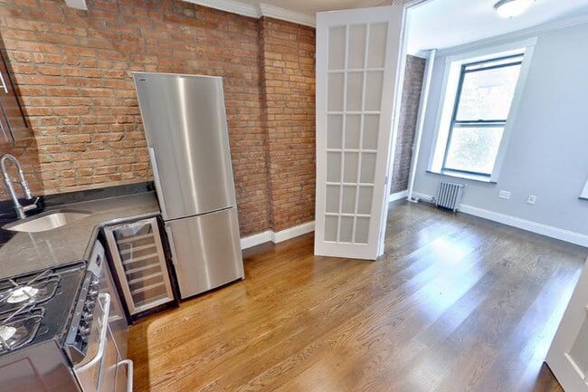 3 W 103rd St