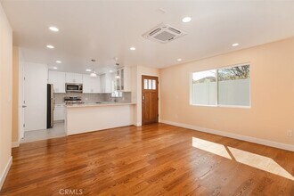 319 N Shelton St in Burbank, CA - Building Photo - Building Photo