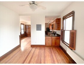 37 Sargent St, Unit 2 in Cambridge, MA - Building Photo - Building Photo
