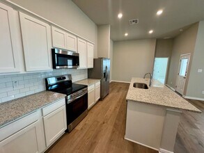 237 Schrader Dr in Buda, TX - Building Photo - Building Photo