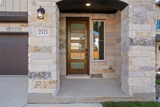 2521 Dabster Dr in Leander, TX - Building Photo - Building Photo