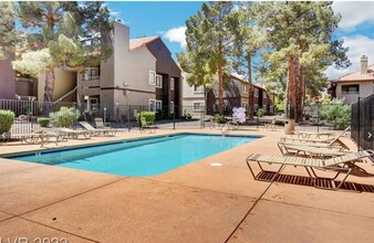 5028 S Rainbow Blvd in Las Vegas, NV - Building Photo - Building Photo