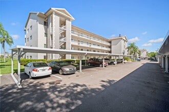 14891 Hole in 1 Cir in Ft. Myers, FL - Building Photo - Building Photo