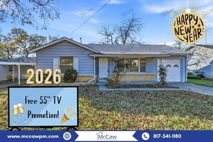 208 Westfork Dr in Fort Worth, TX - Building Photo