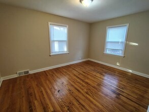 525 St Louis Ave in Rockford, IL - Building Photo - Building Photo