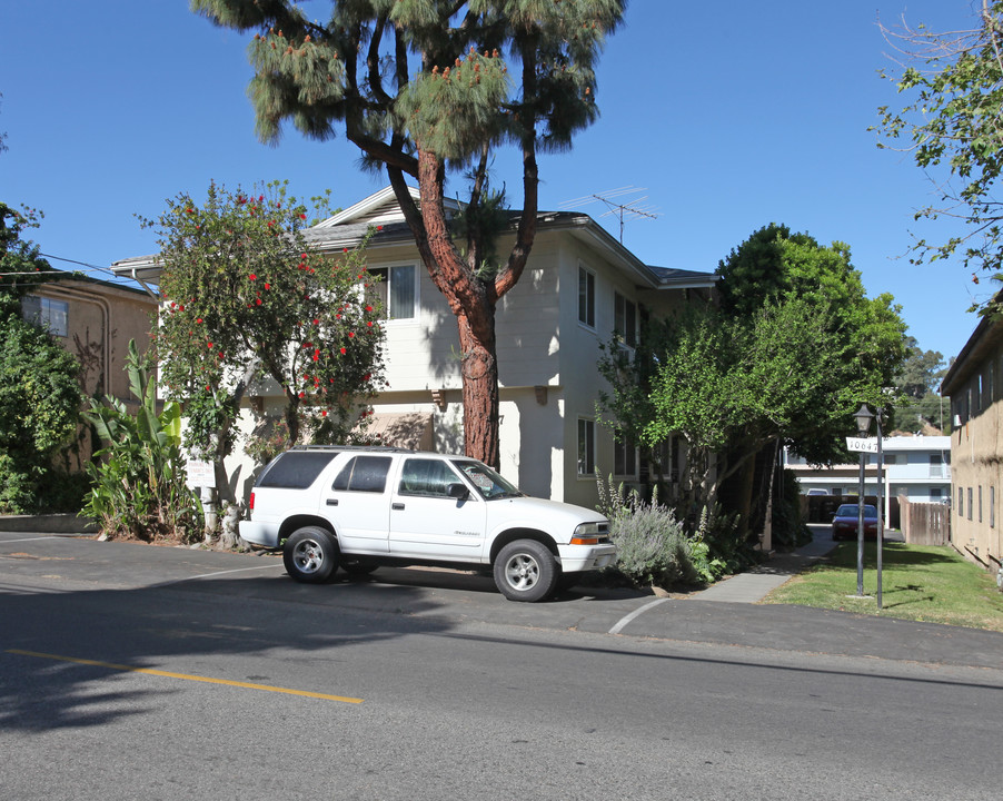 10647 Sherman Grove Ave in Sunland, CA - Building Photo