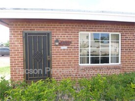 2831 E Adams St in Tucson, AZ - Building Photo