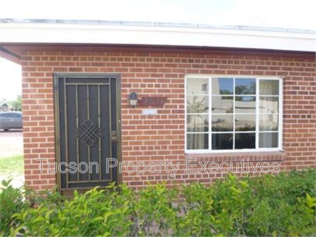 property at 2831 E Adams St